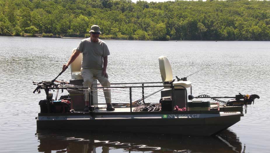 Small fishing pontoon deals boats